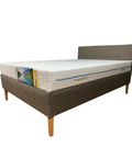 Colchon puesto en cama individual. onstore