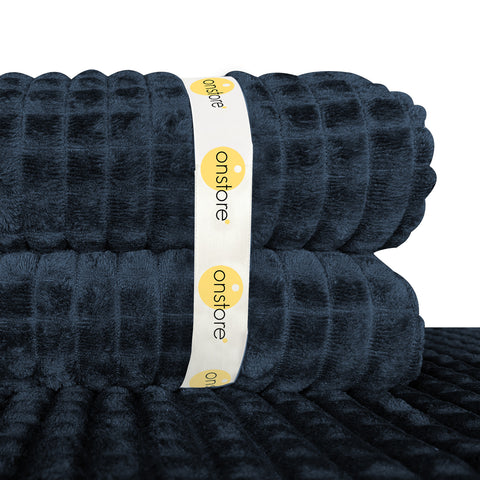 Cobija Individual Selecta 230cm x 150cm Onstore. Color azul marino